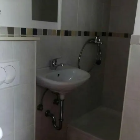 Ulica Milana Smokvine Tvrdog 2 Apartament *